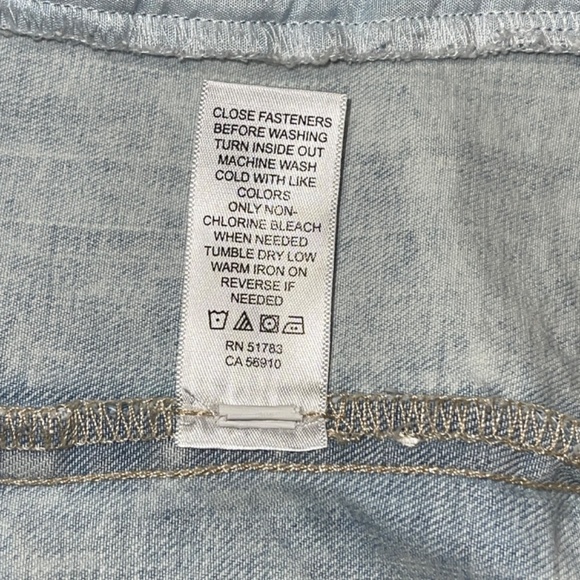 Maurices Oversized Boyfriend Denim Jacket Acid Wash Raw Hem Stretchy Medium - Picture 6 of 8